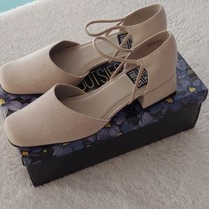 Mootsies Tootsies Low Fabric Heels 7.5